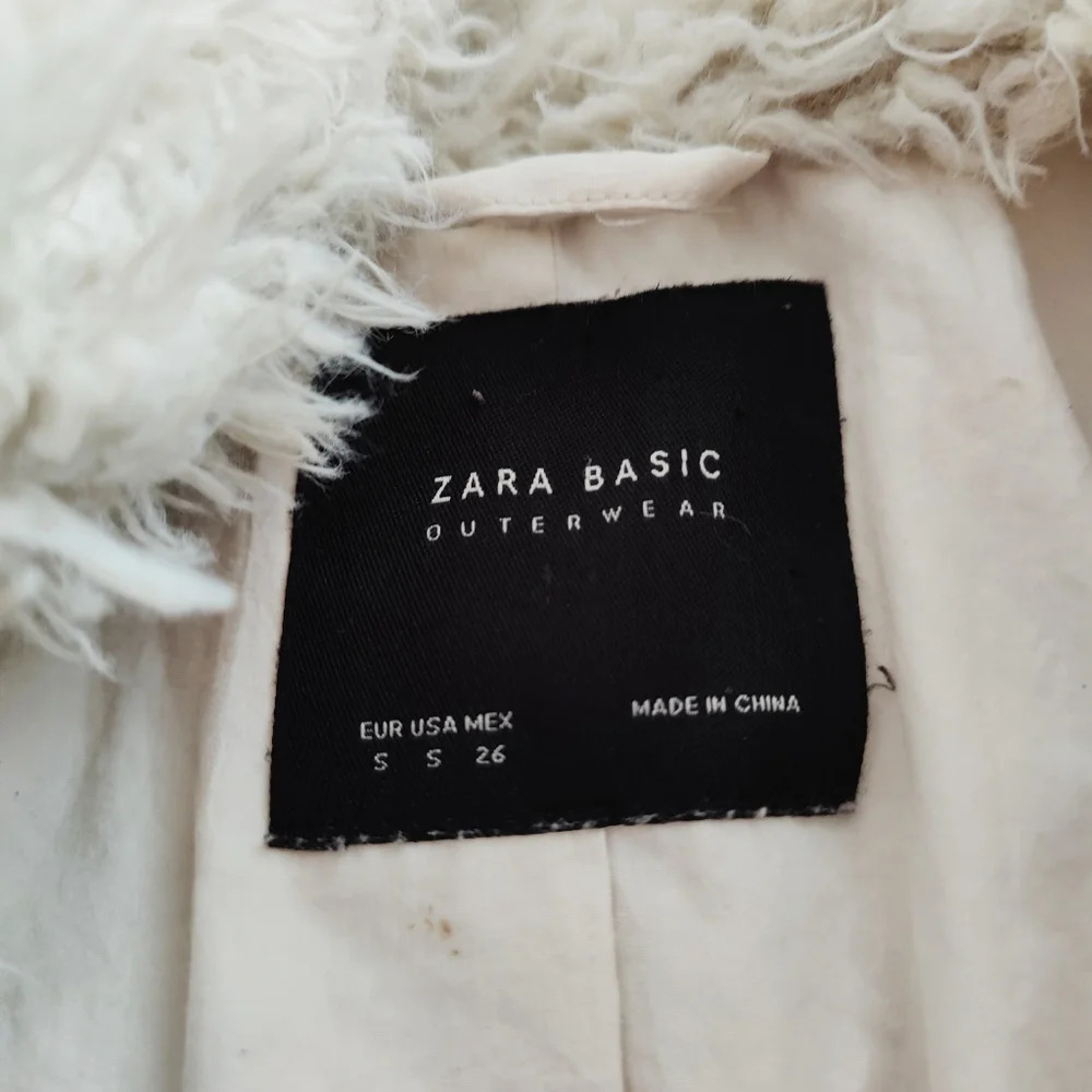 ¤ Warm & Cozy Furry Teddi Coat by Zara • Pockets • Cream Colored • Size Small - Picture 6 of 6